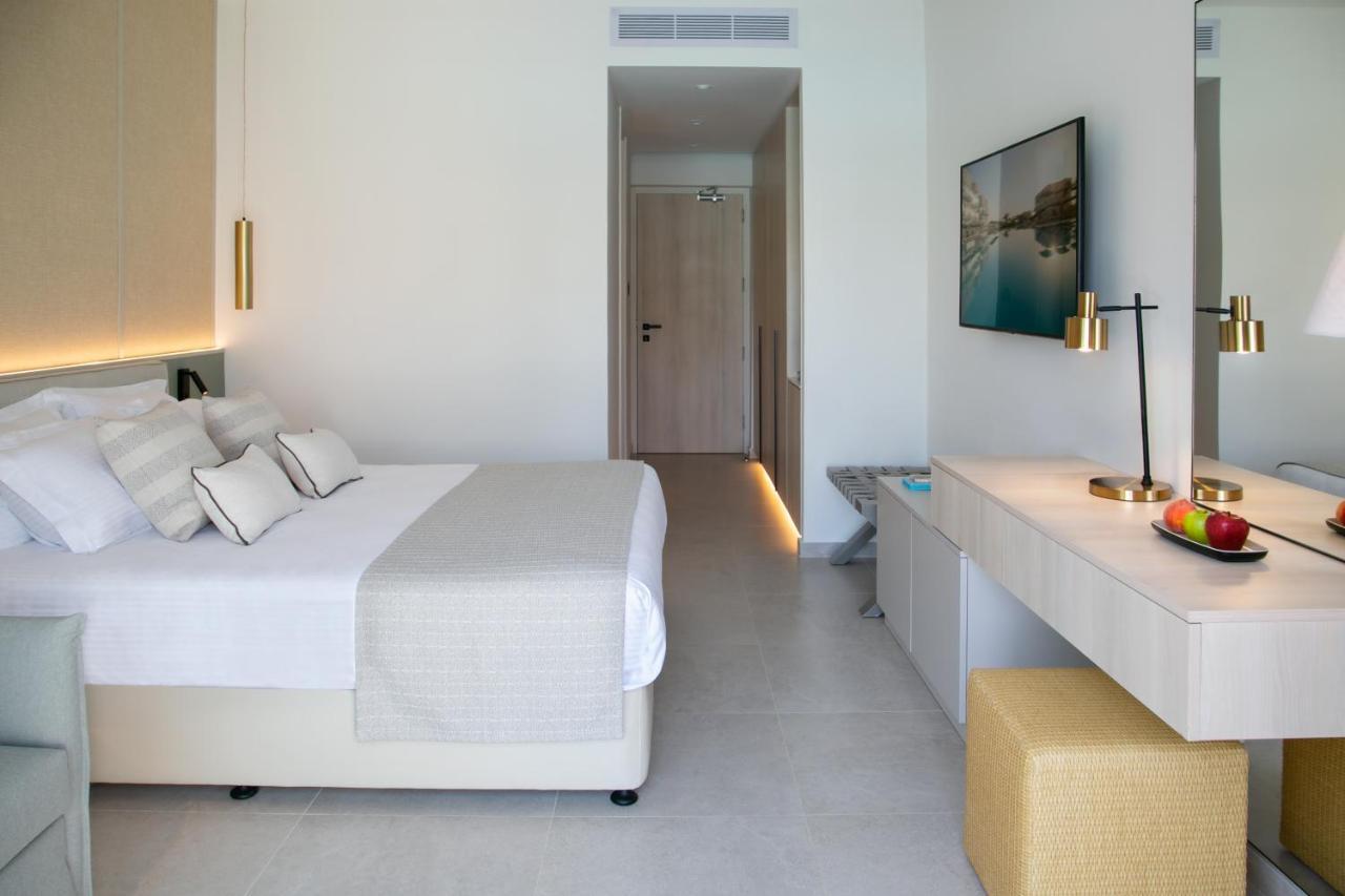 Atlantica Aqua Blue Hotel Protaras Exterior photo