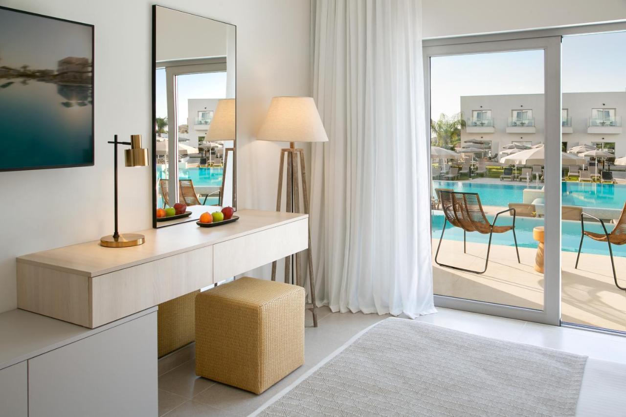 Atlantica Aqua Blue Hotel Protaras Exterior photo