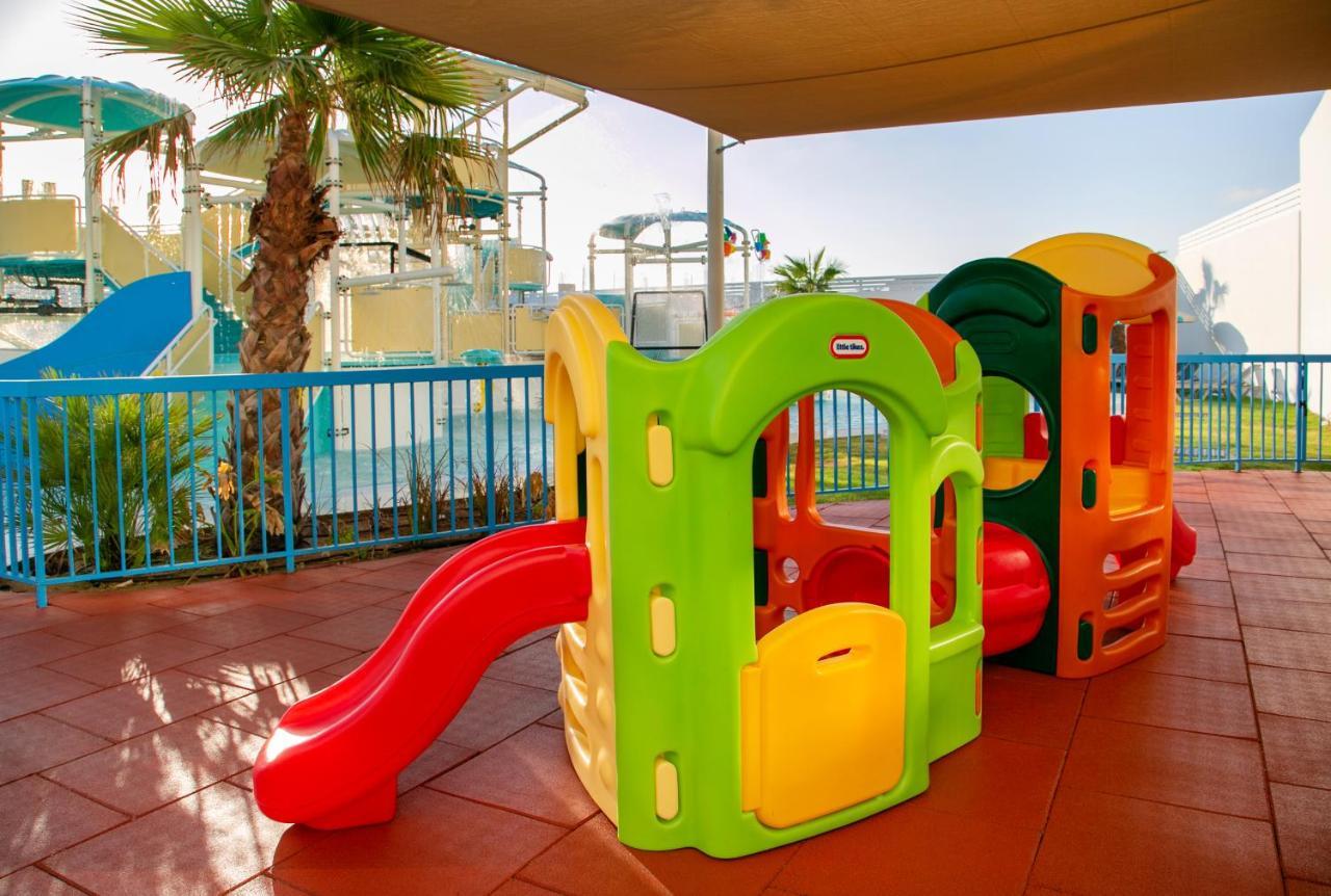 Atlantica Aqua Blue Hotel Protaras Exterior photo